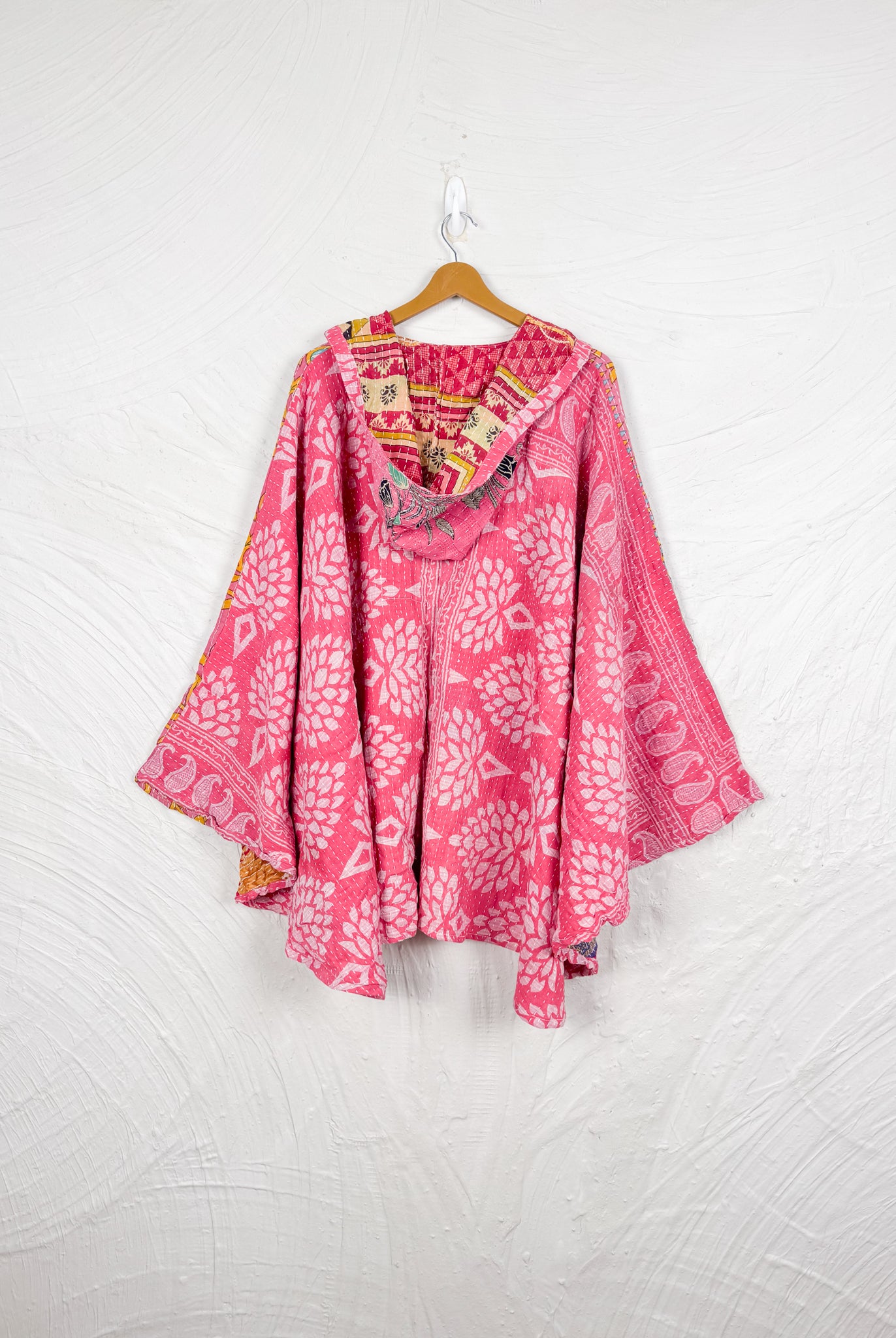 Comfort Fit Poncho - Love Protect Sustain