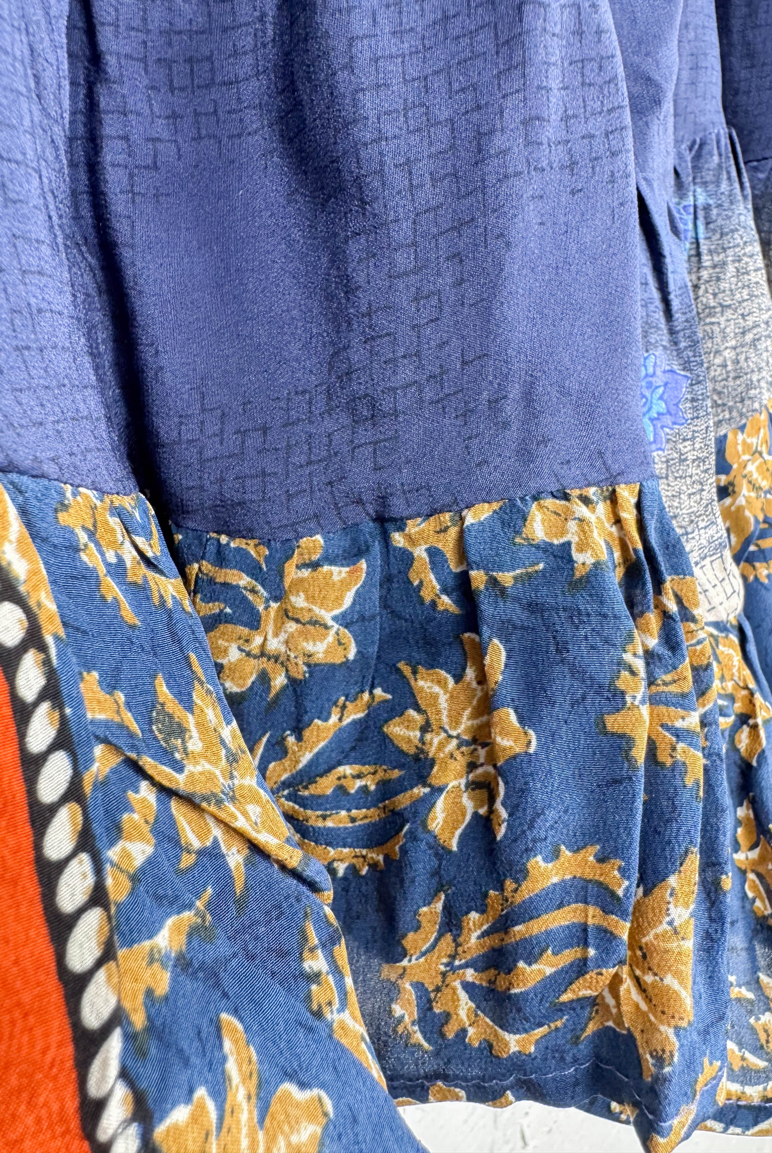 Flowy silk top vintage - Love Protect Sustain