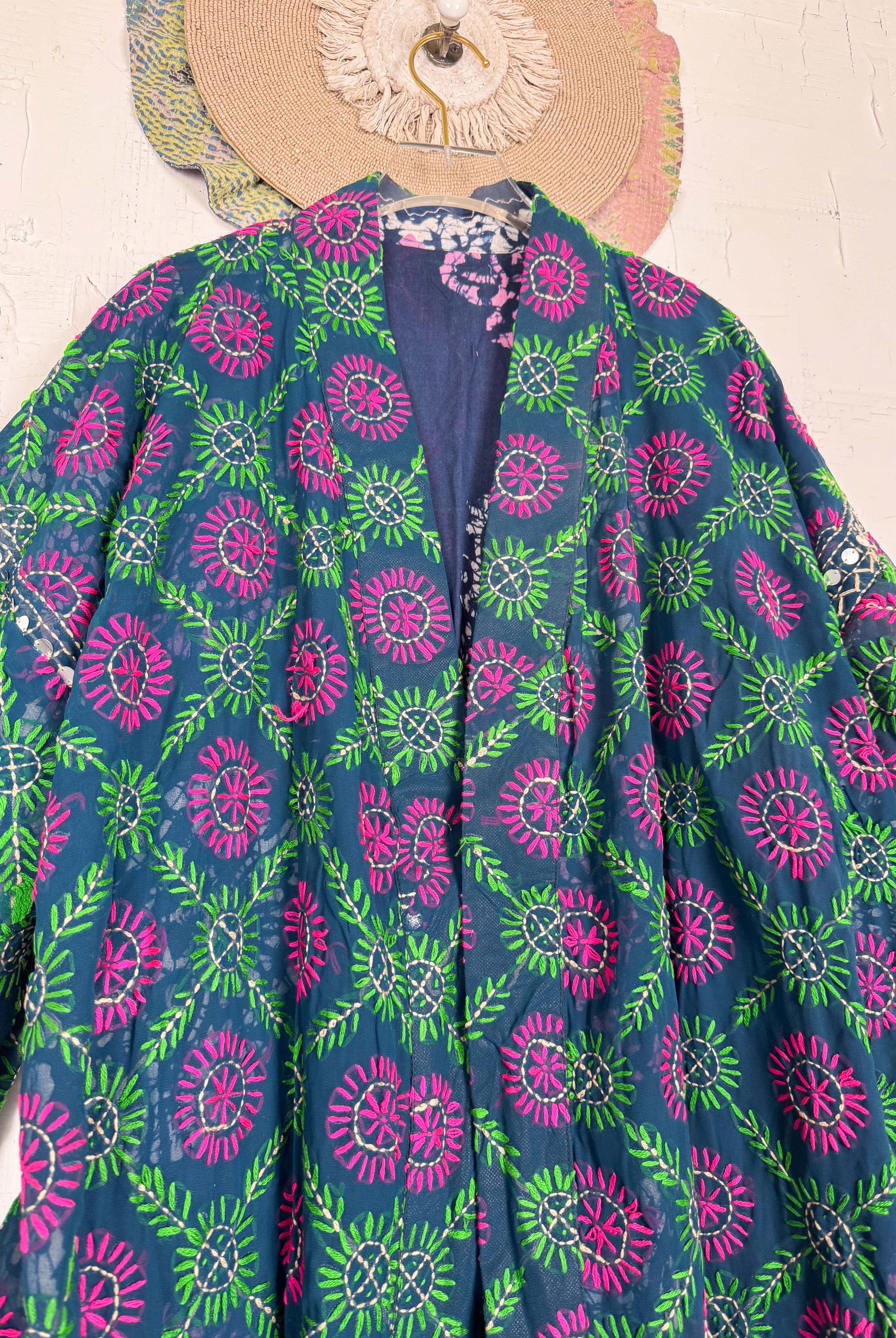 Hand embroidered kimono - Love Protect Sustain