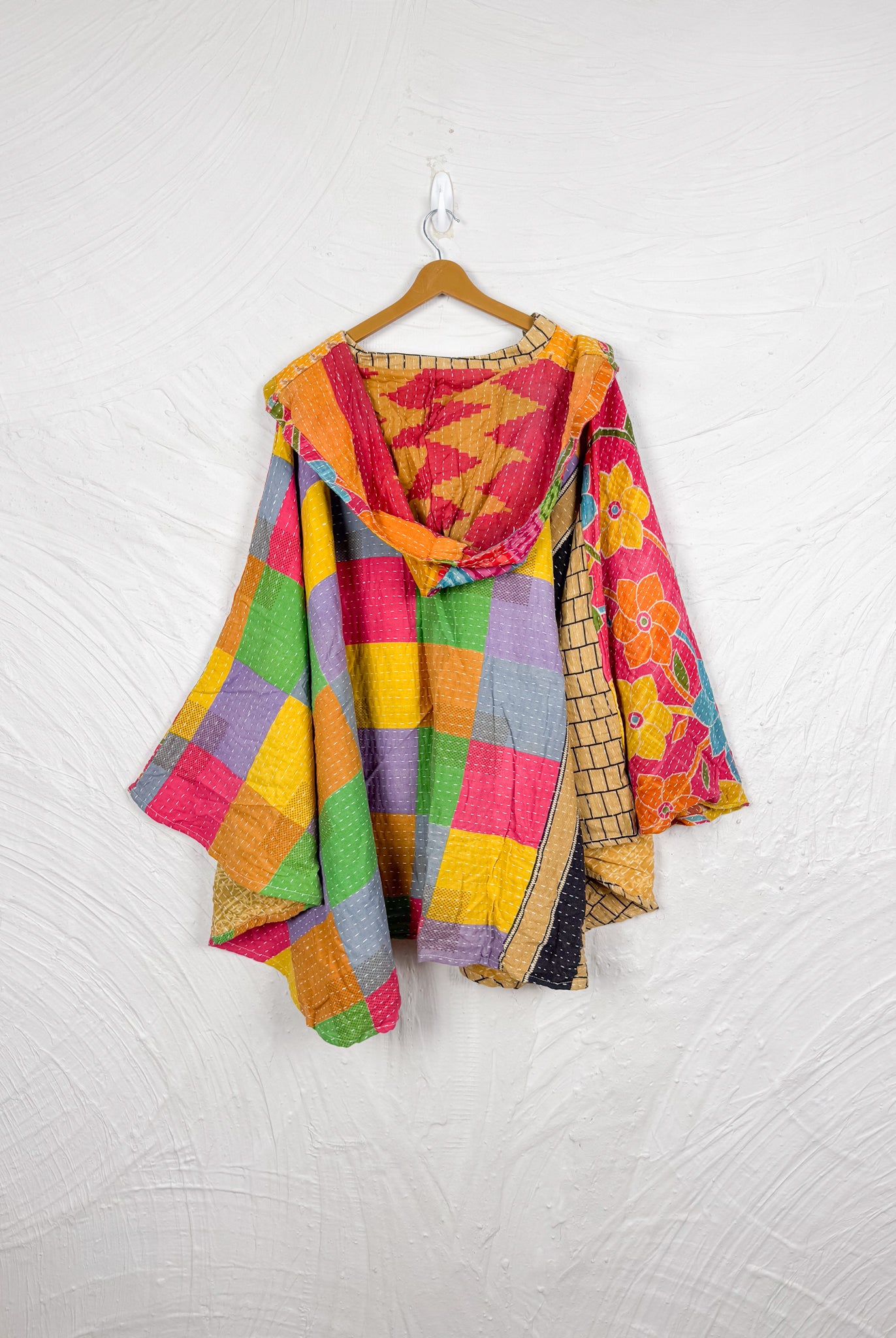 Hooded kantha poncho - Love Protect Sustain