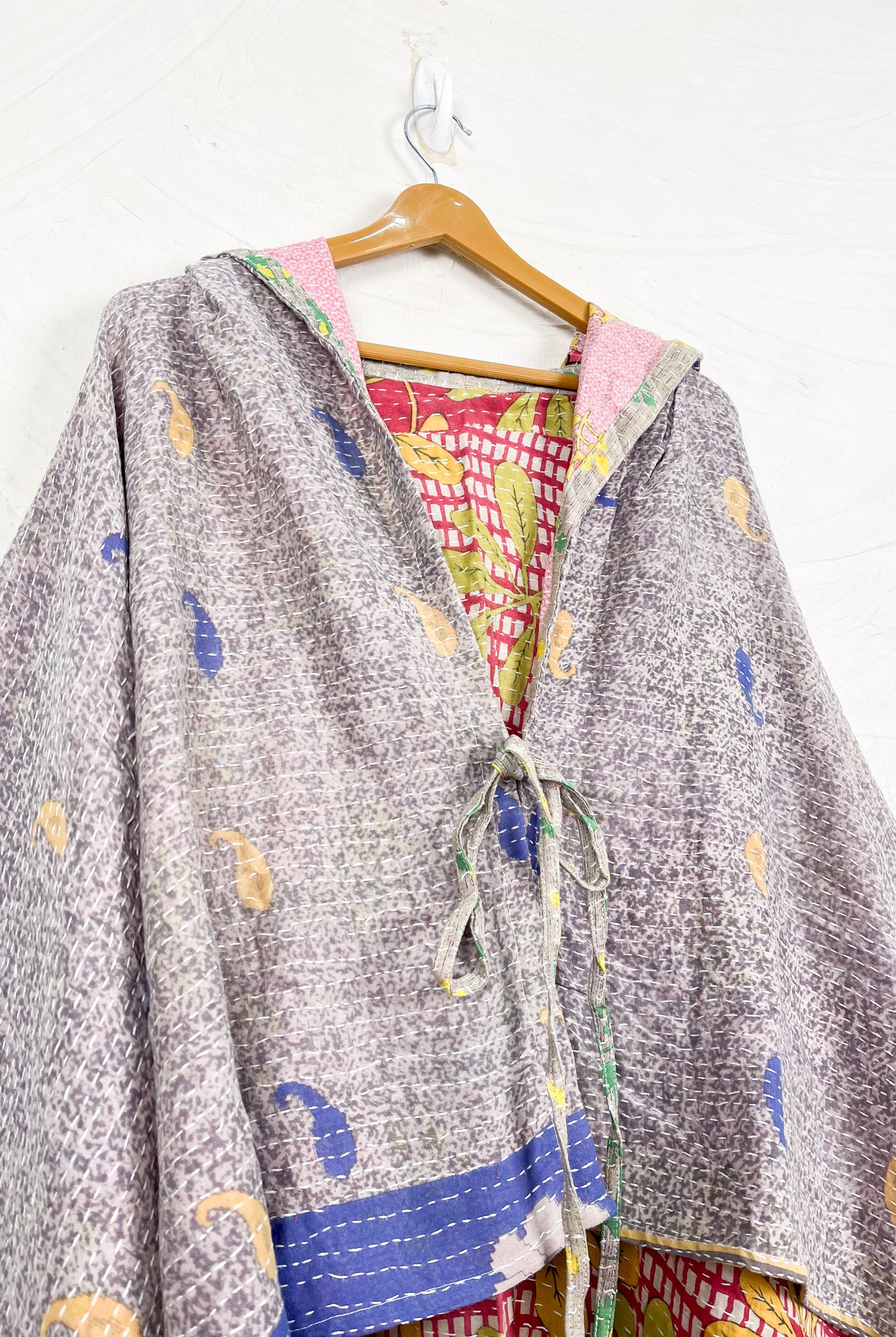 Hooded kantha poncho - Love Protect Sustain