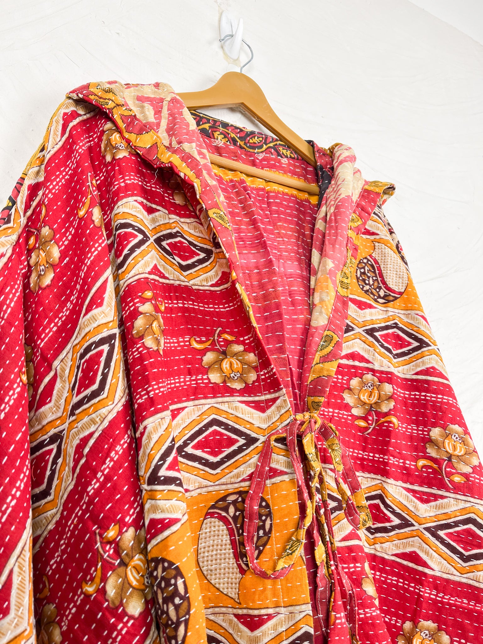 Hooded kantha poncho - Love Protect Sustain