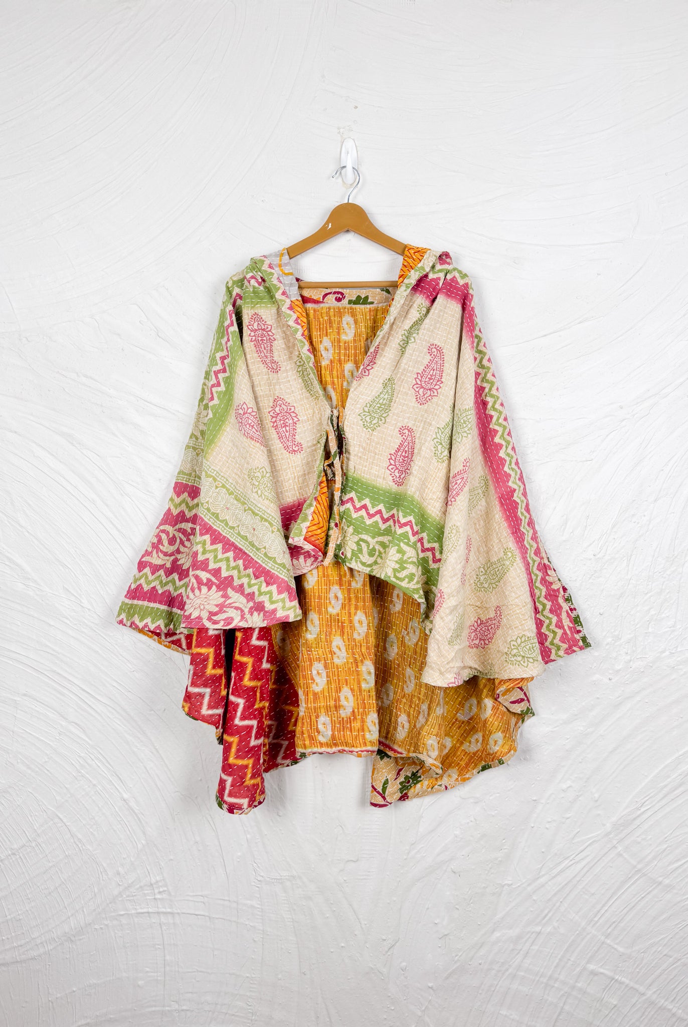 Kantha wrap - Love Protect Sustain