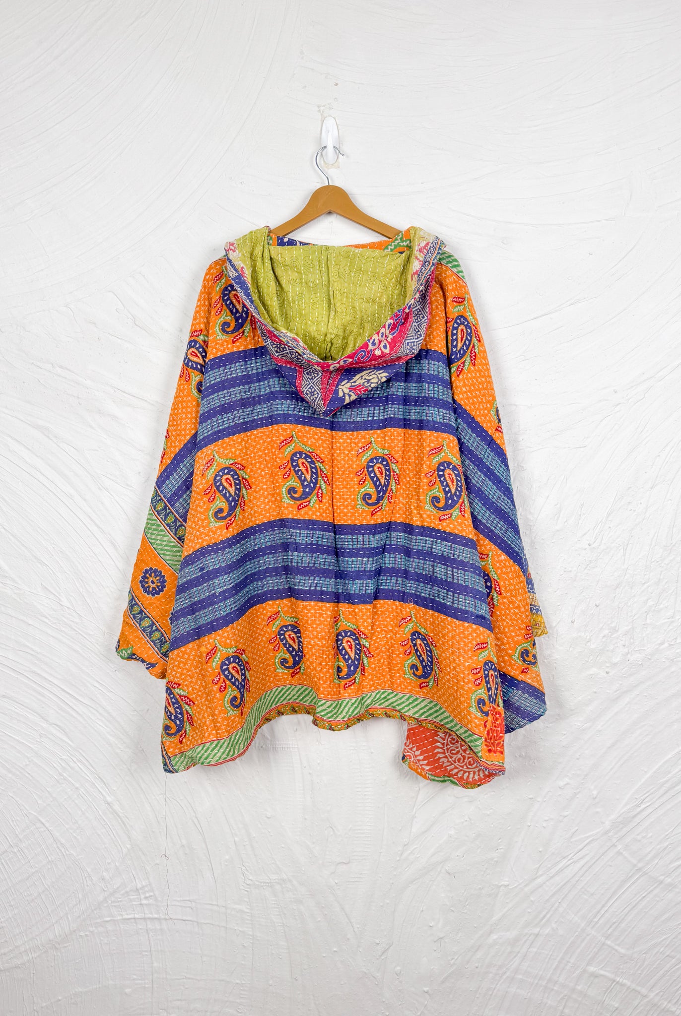 Recycled kantha poncho - Love Protect Sustain