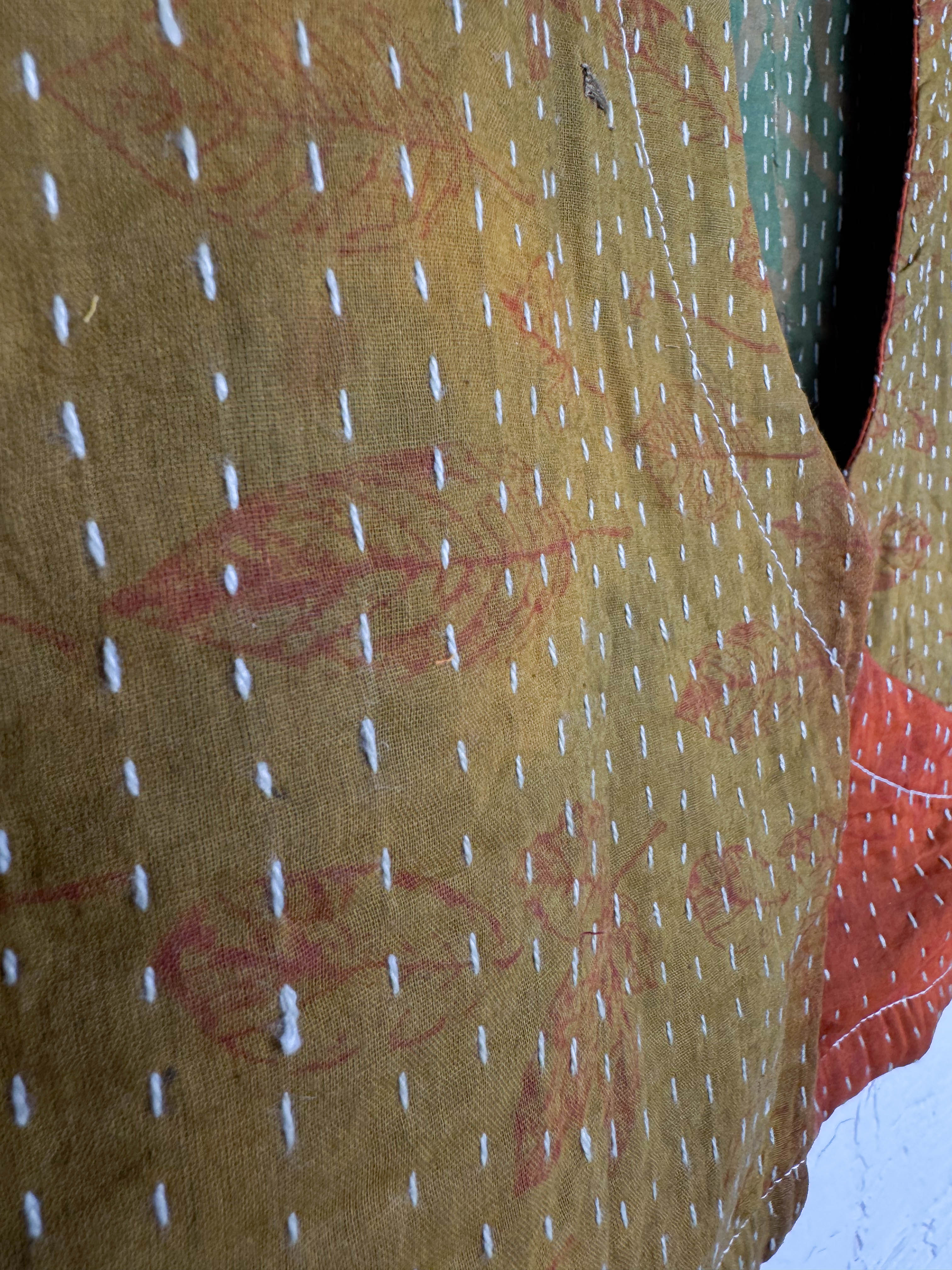 Upcycled crop top - Love Protect Sustain