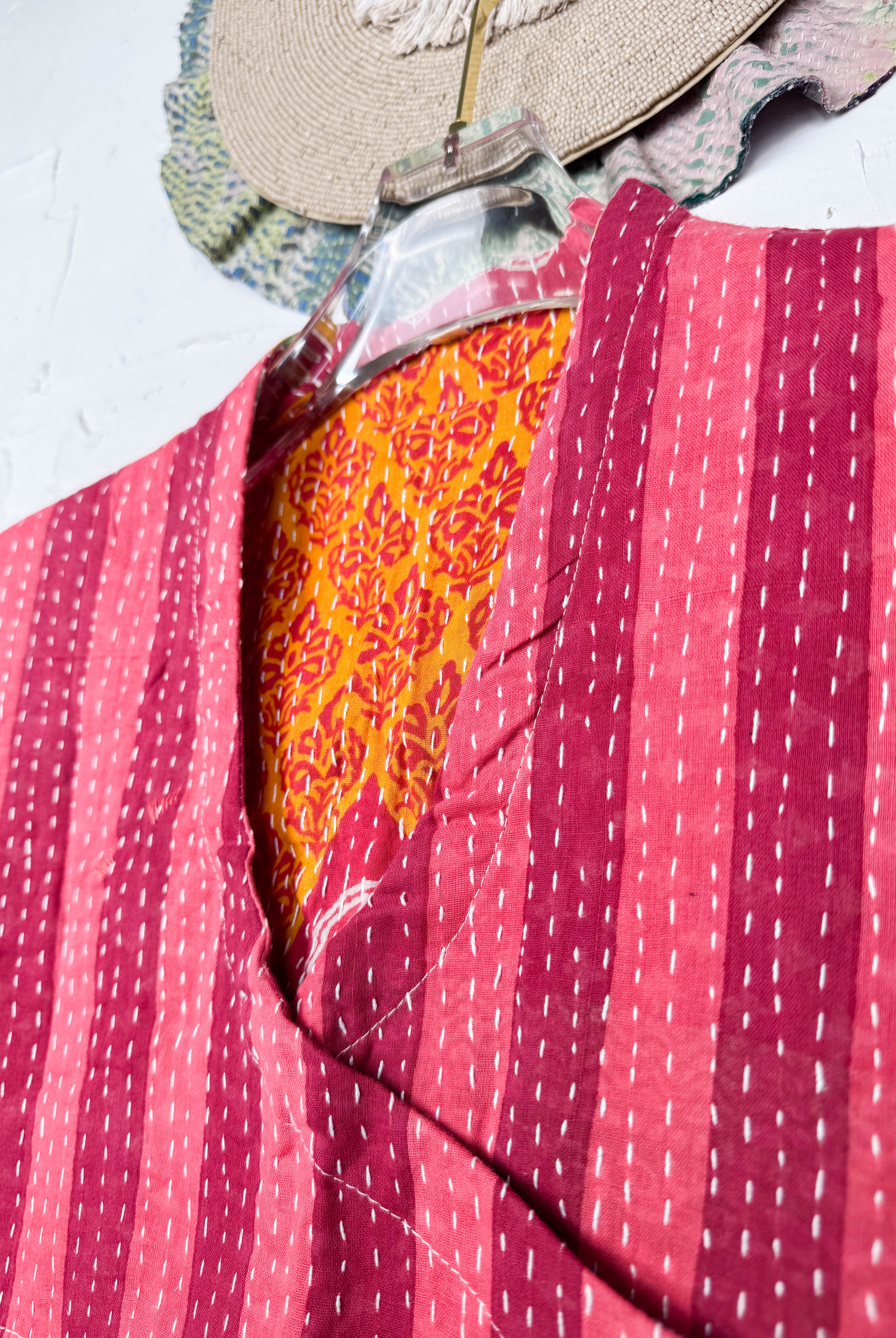 V-neck crop top - Love Protect Sustain