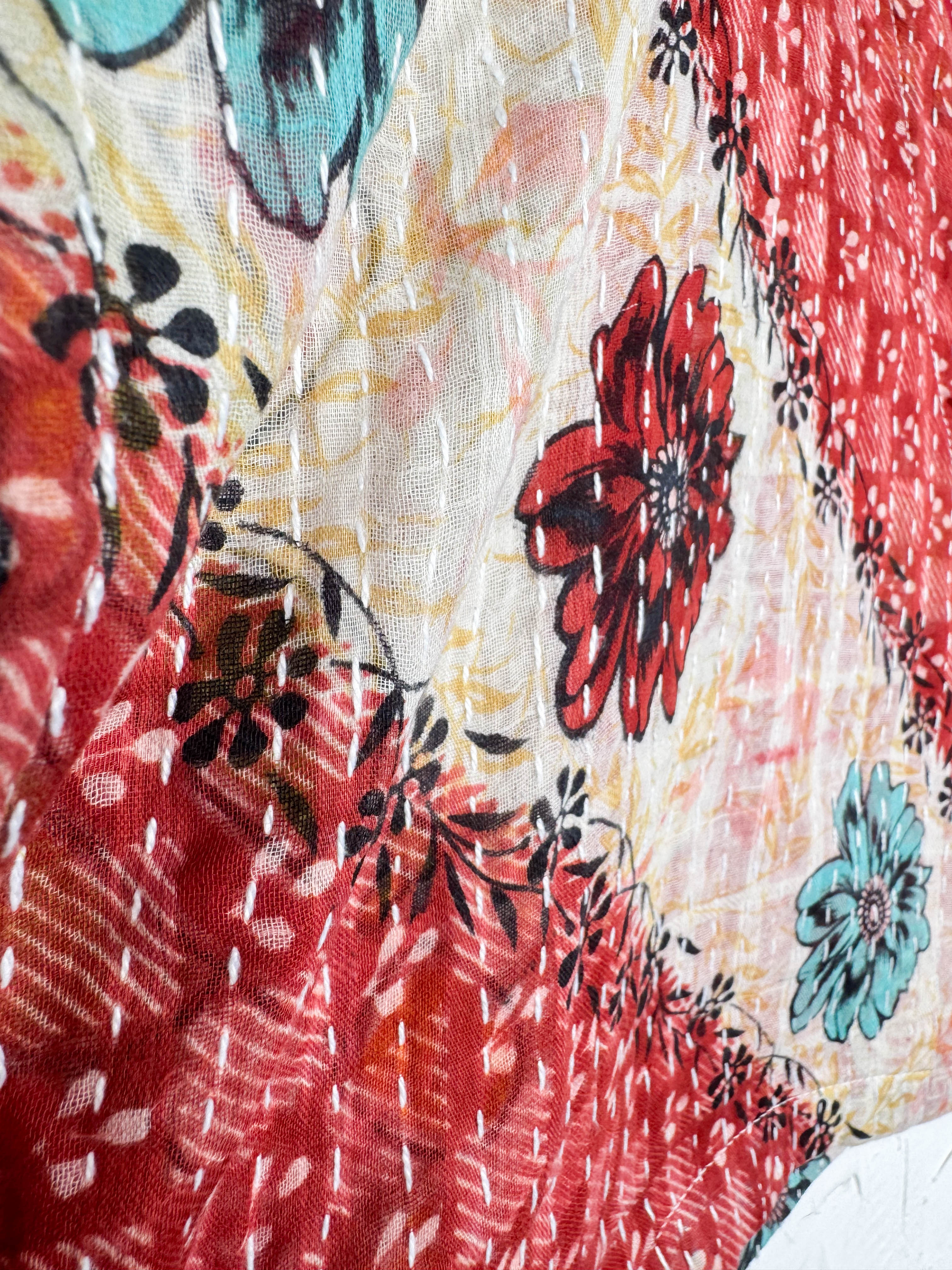 V-neck crop top - Love Protect Sustain