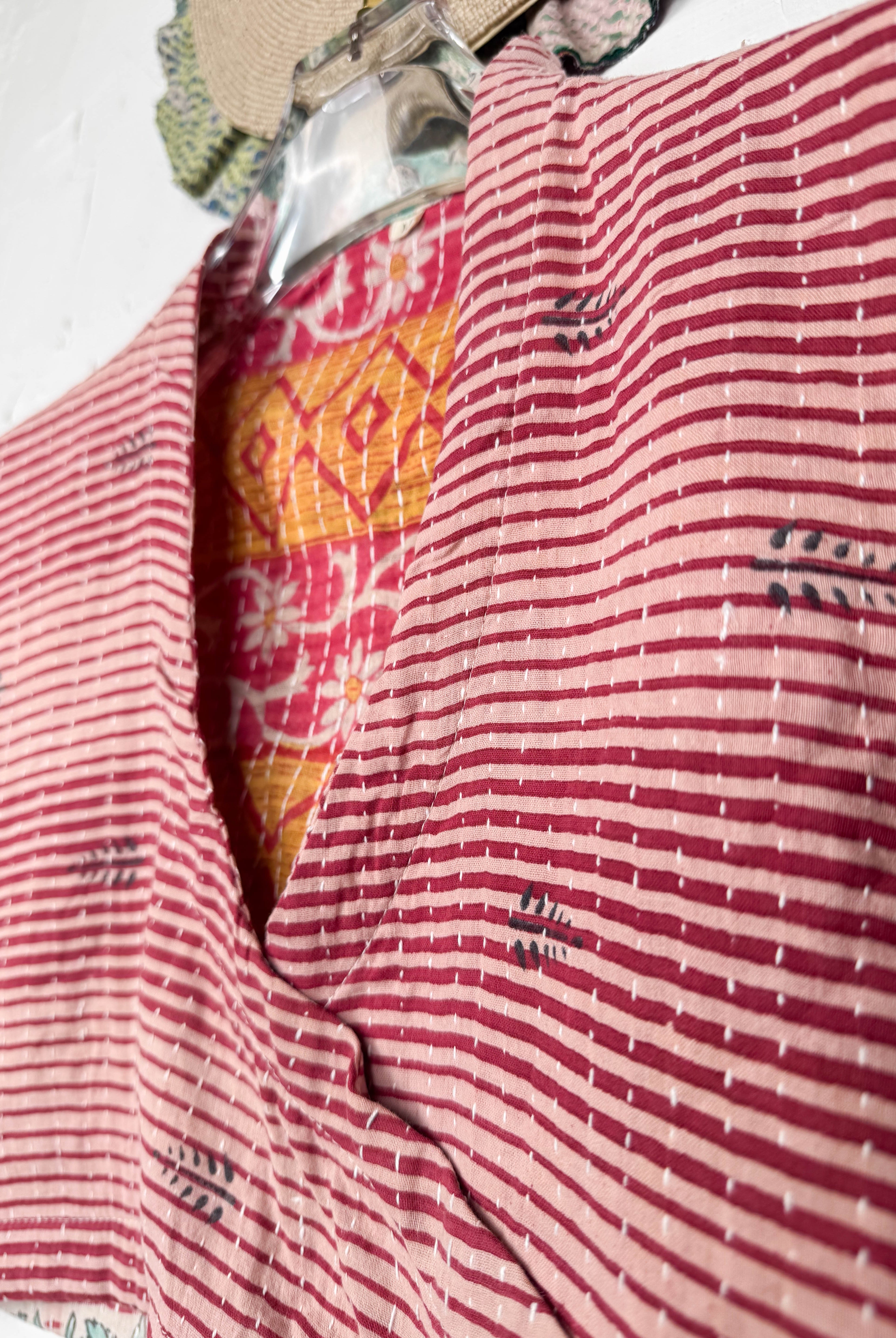 V-neck crop top - Love Protect Sustain