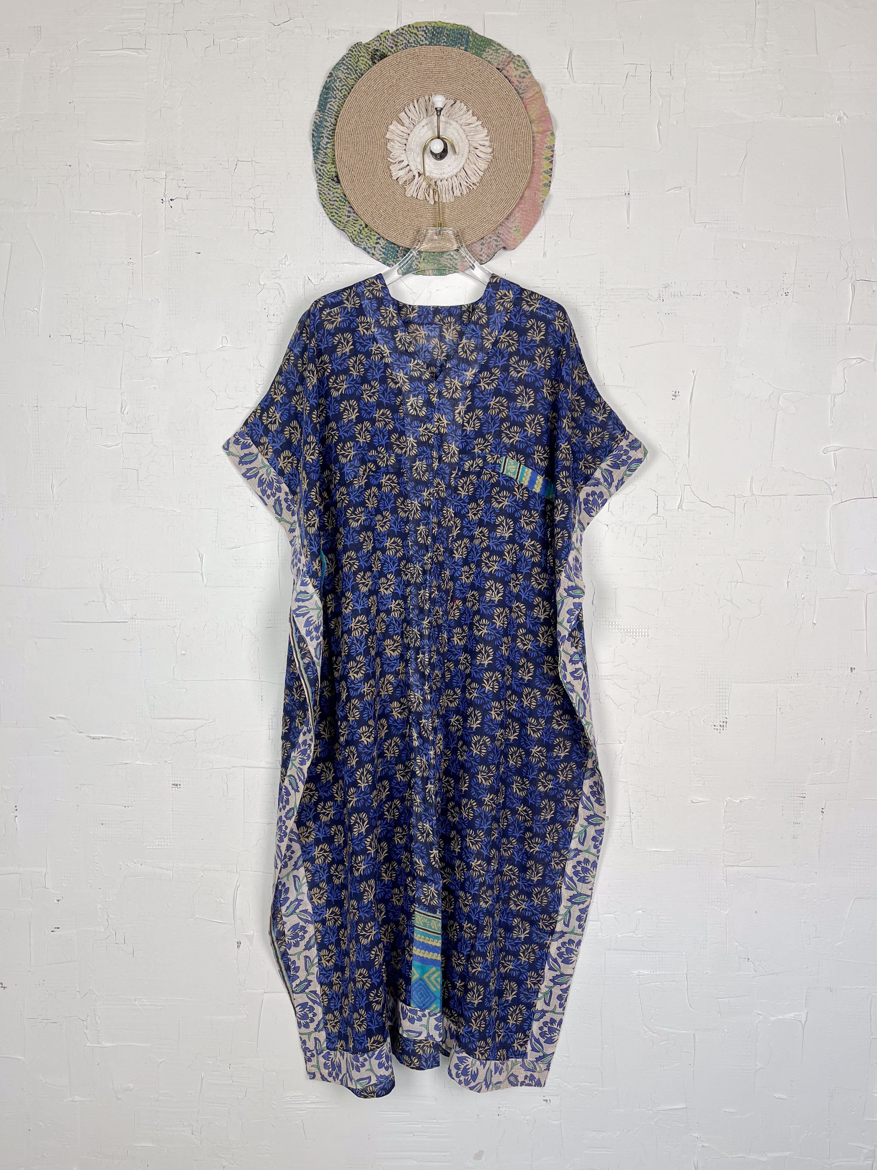 V-neck kaftan - Love Protect Sustain