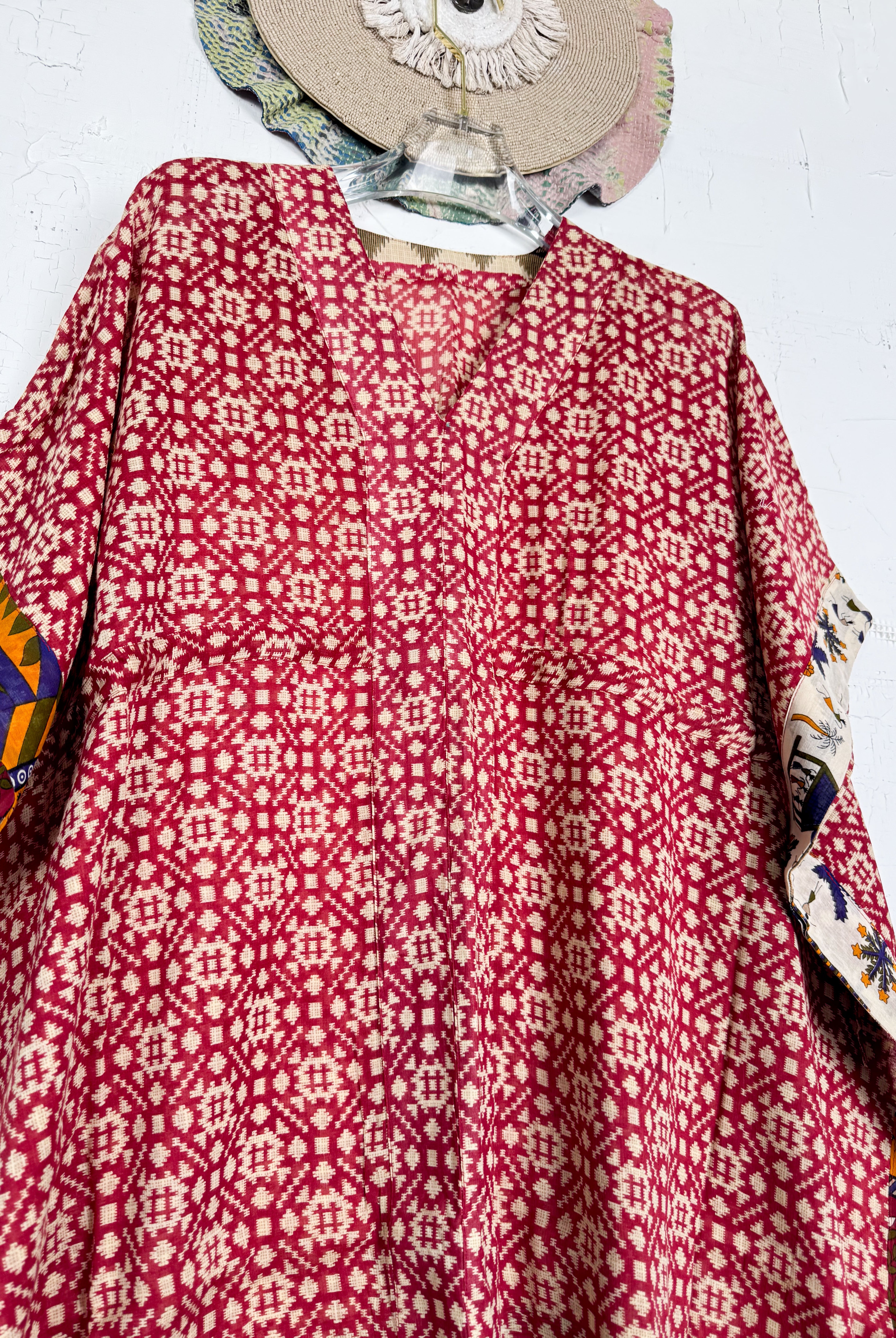 V-neck kaftan - Love Protect Sustain