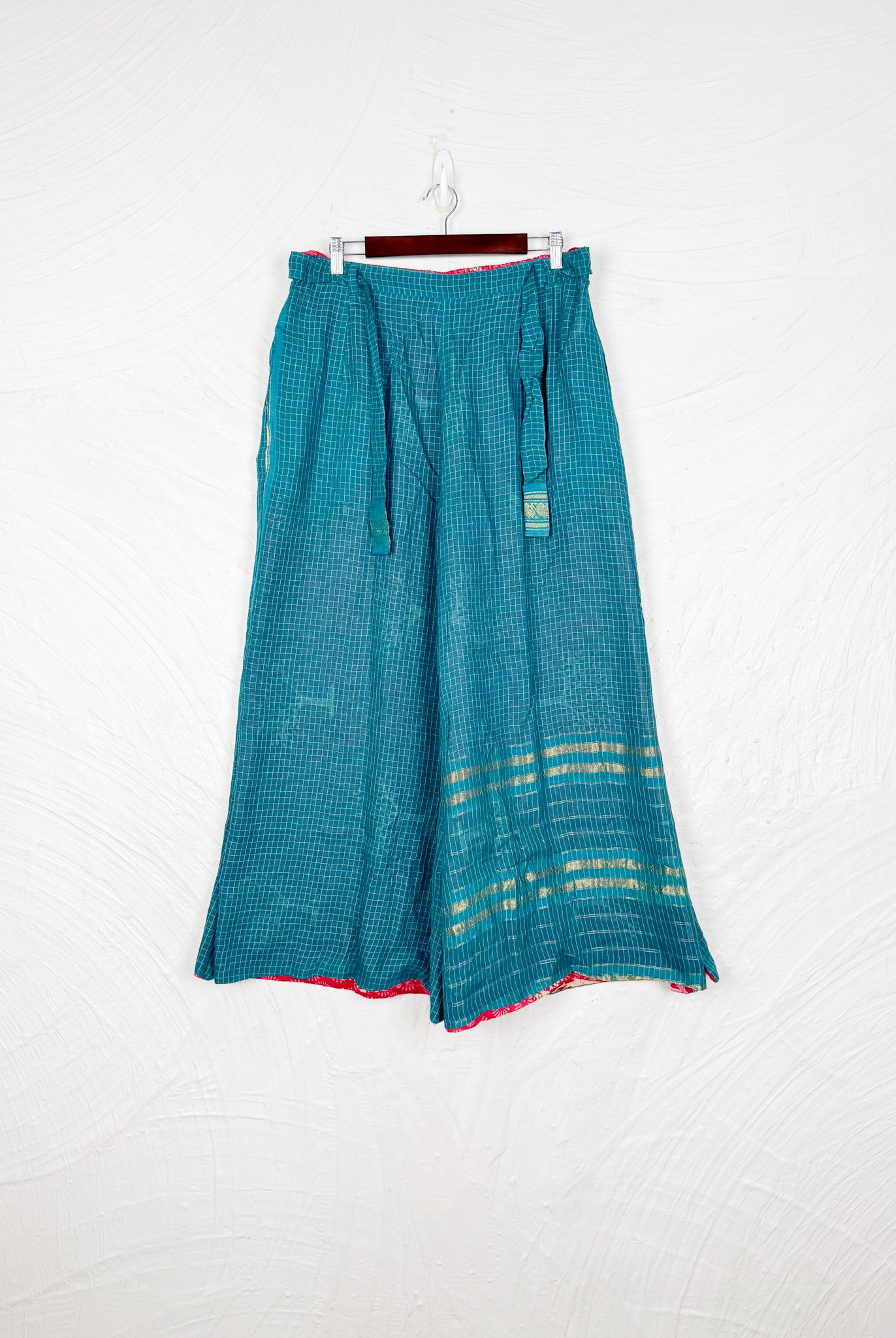 reversible bottom - Love Protect Sustain