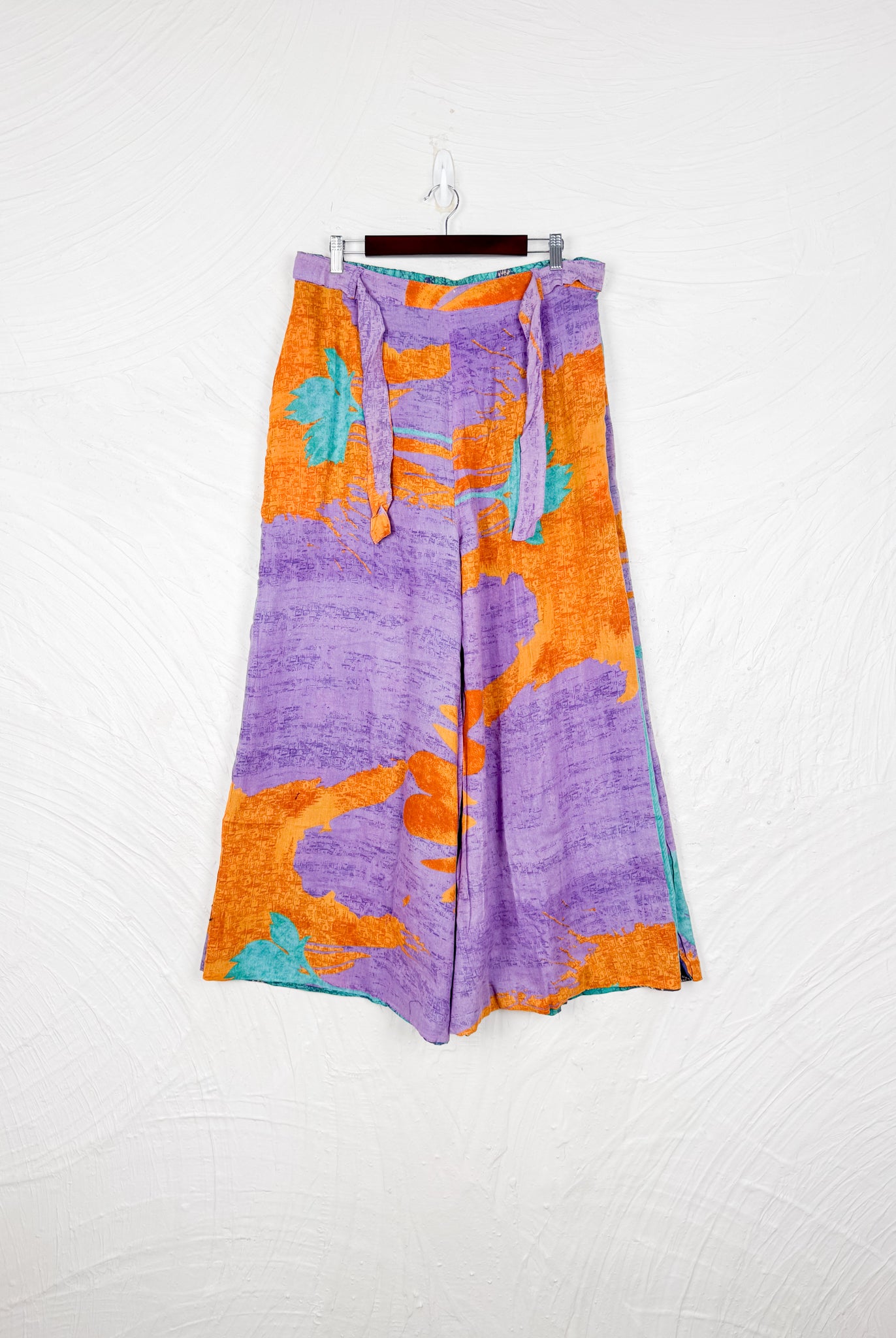 reversible bottom - Love Protect Sustain