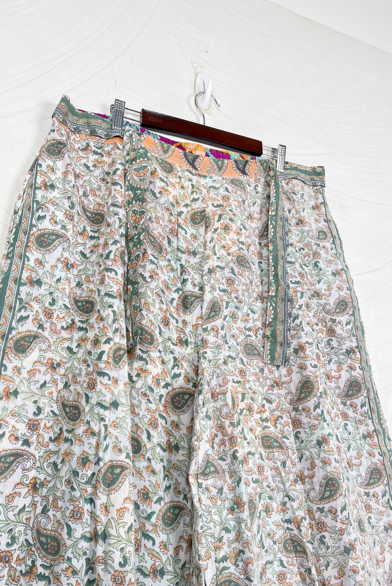 small flower pants - Love Protect Sustain