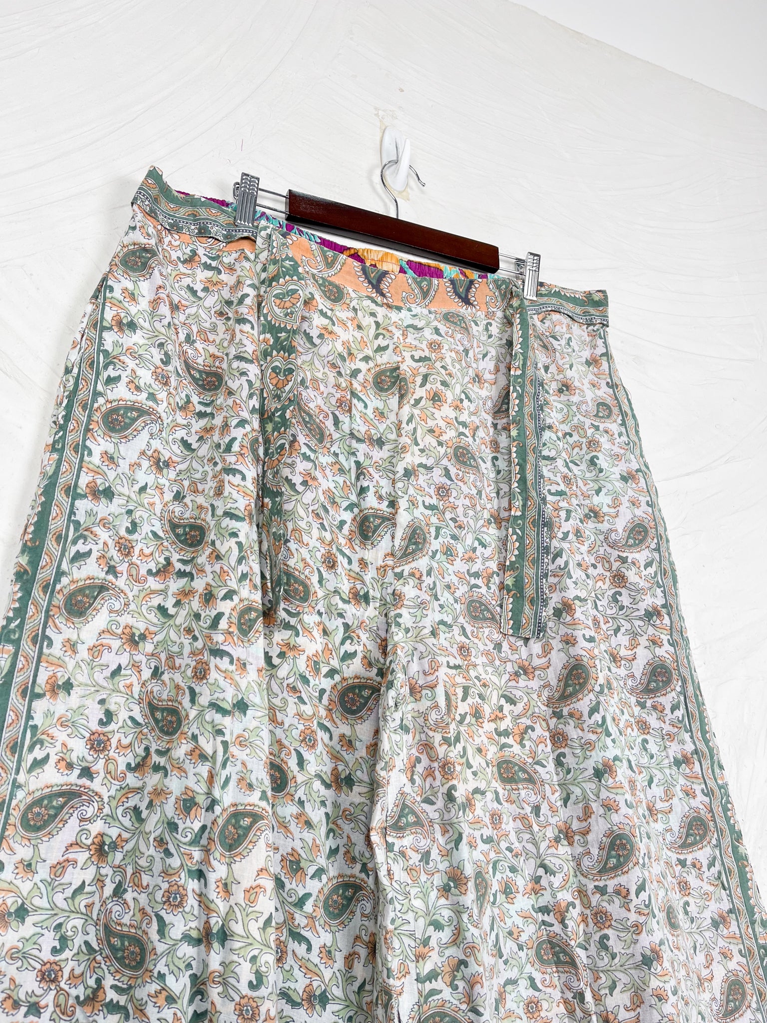 small flower pants - Love Protect Sustain
