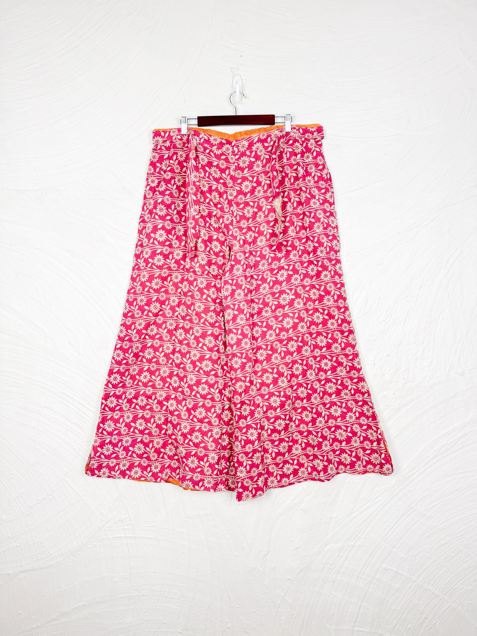 small flower pants - Love Protect Sustain