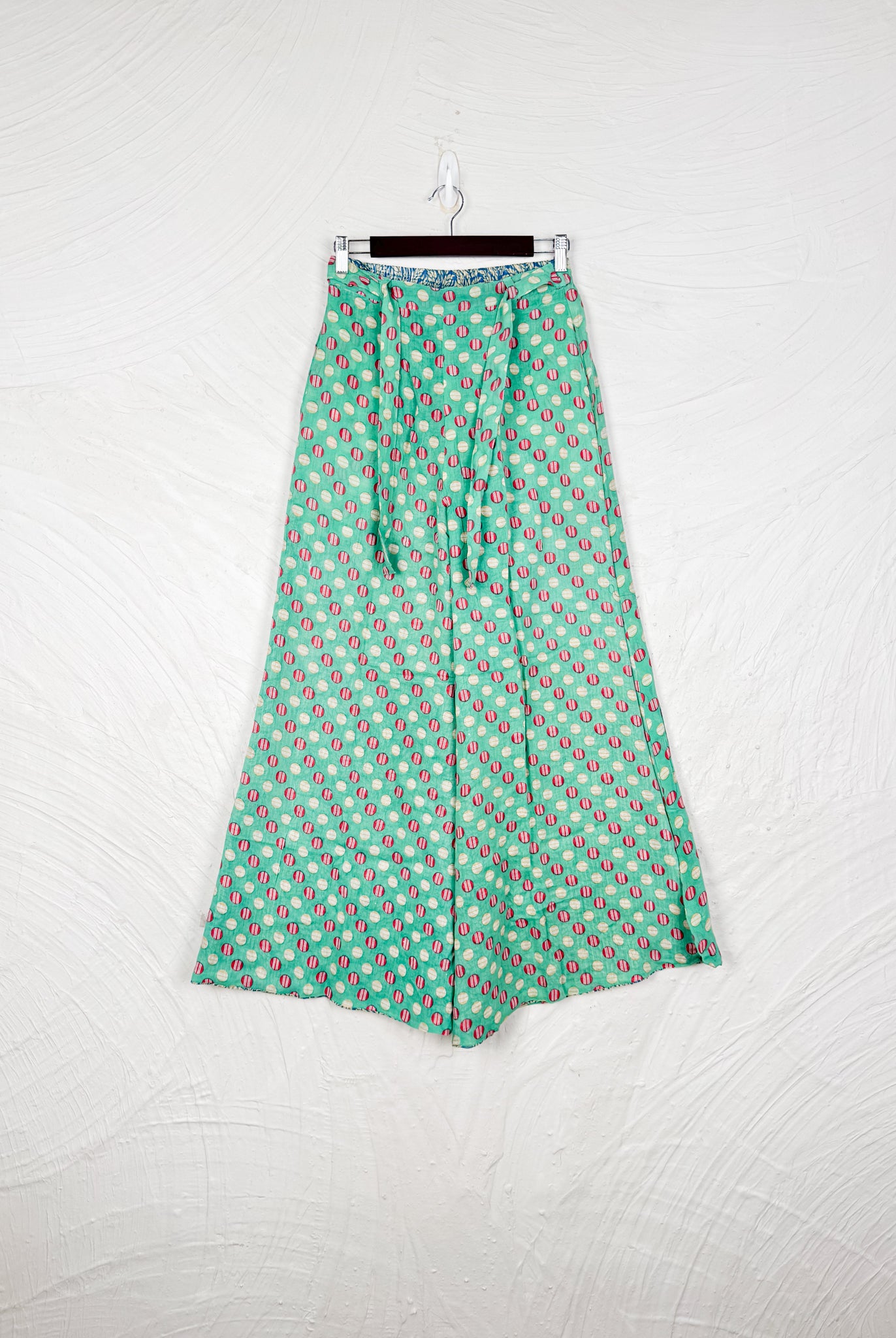 small fower pants - Love Protect Sustain