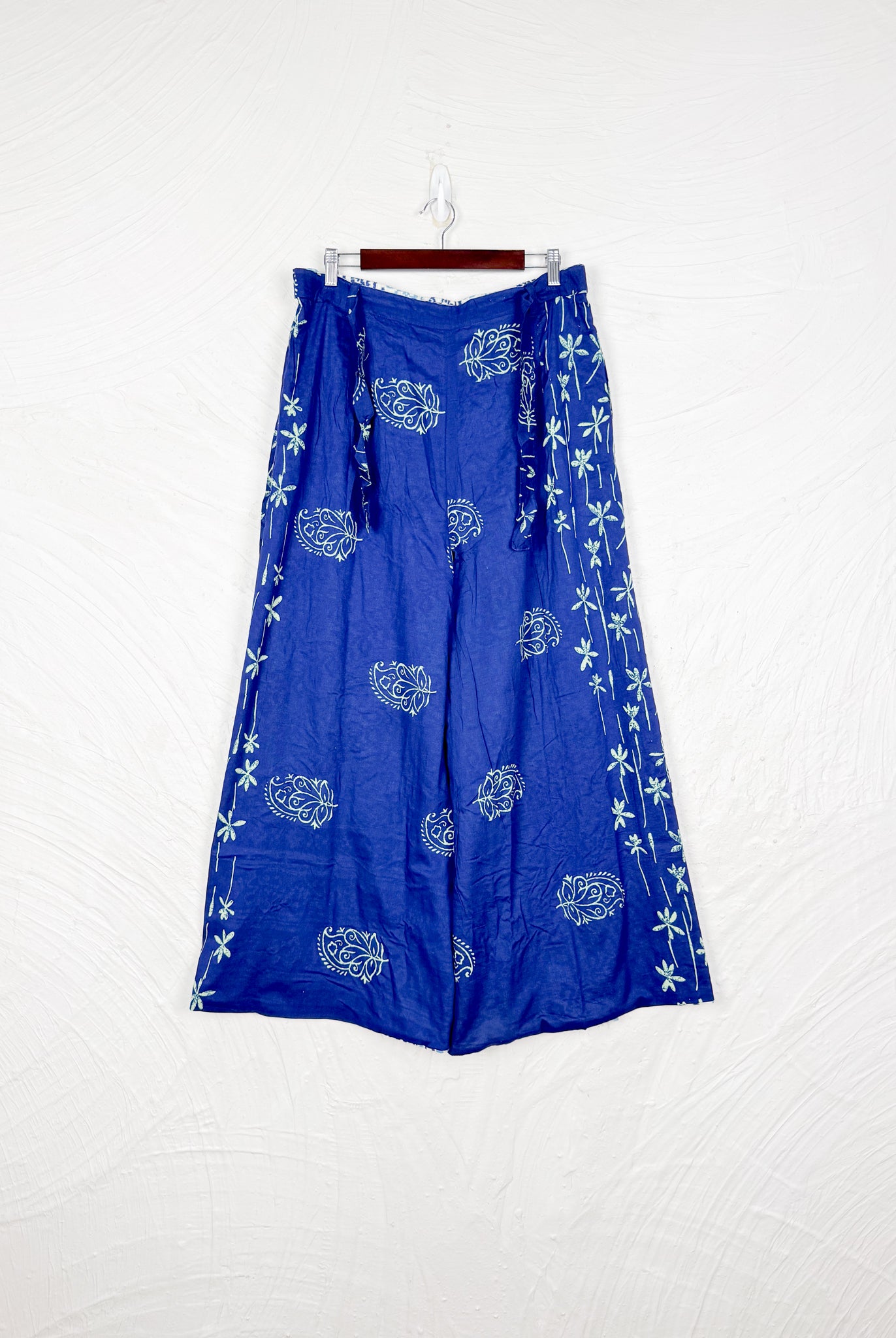 unique print pants - Love Protect Sustain