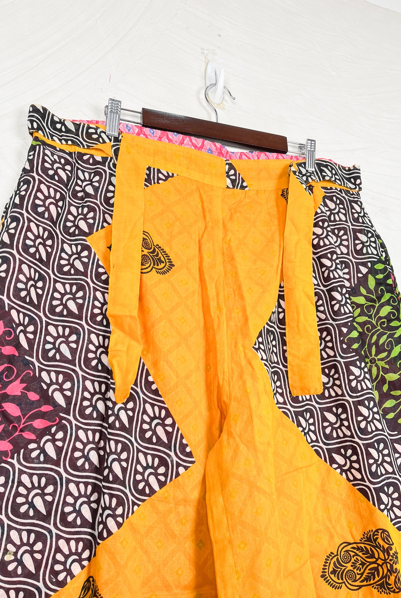 women boh pants - Love Protect Sustain