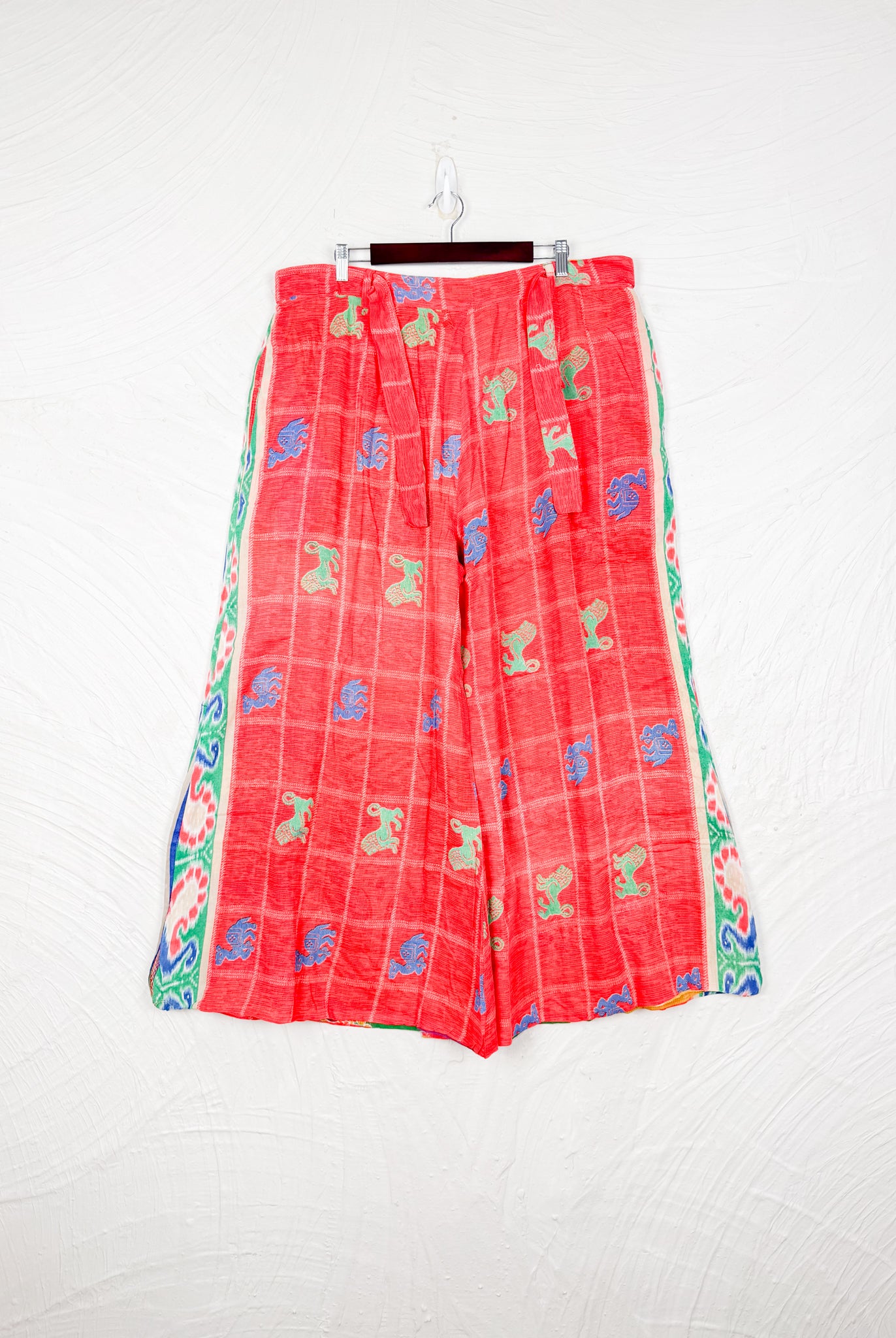 womenl ounge wear - Love Protect Sustain