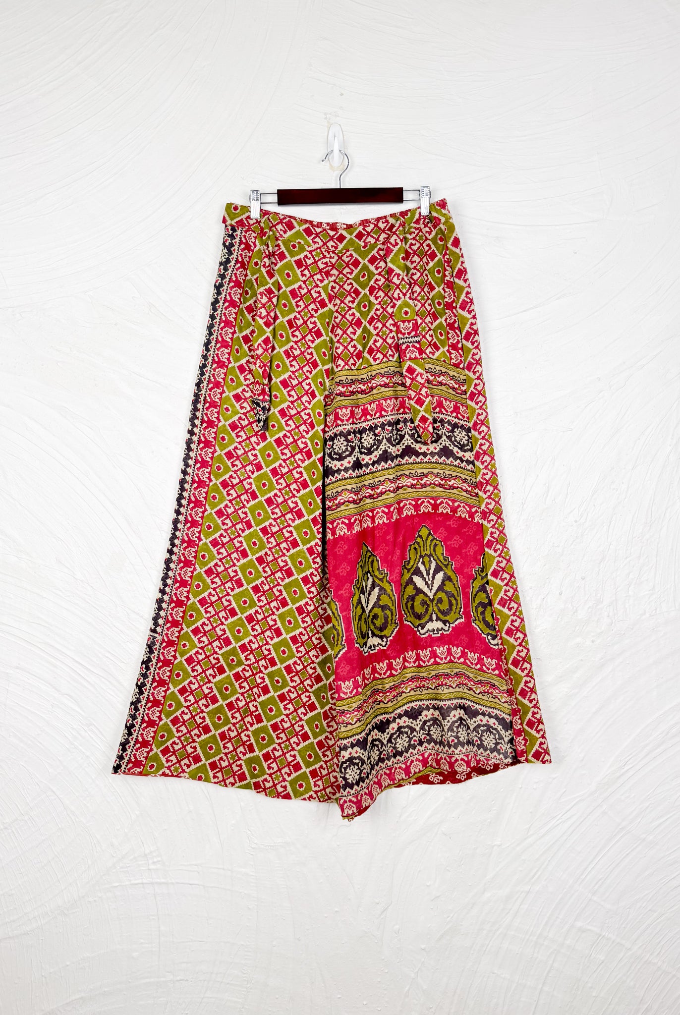 women sustainable pants - Love Protect Sustain