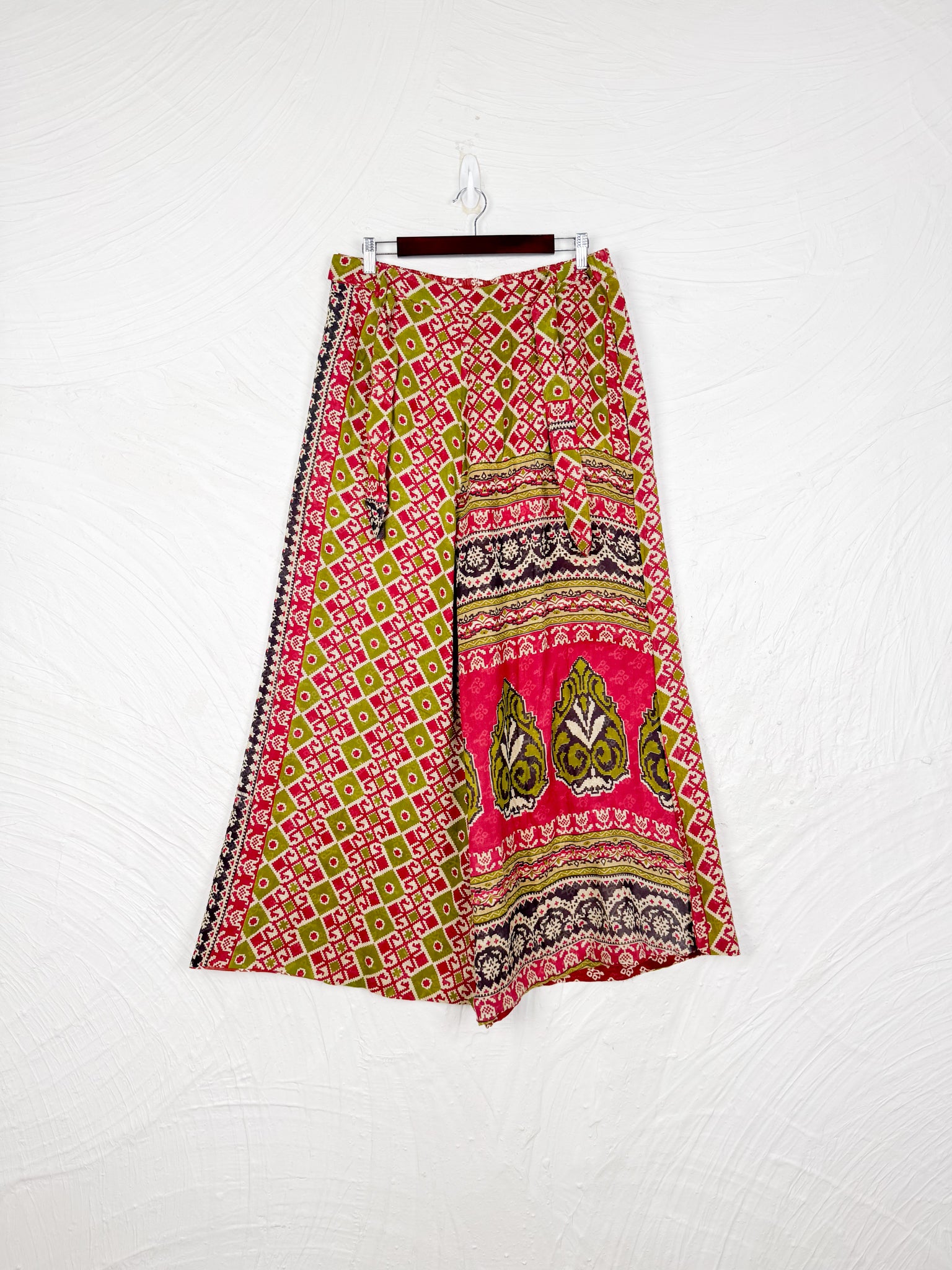 women sustainable pants - Love Protect Sustain