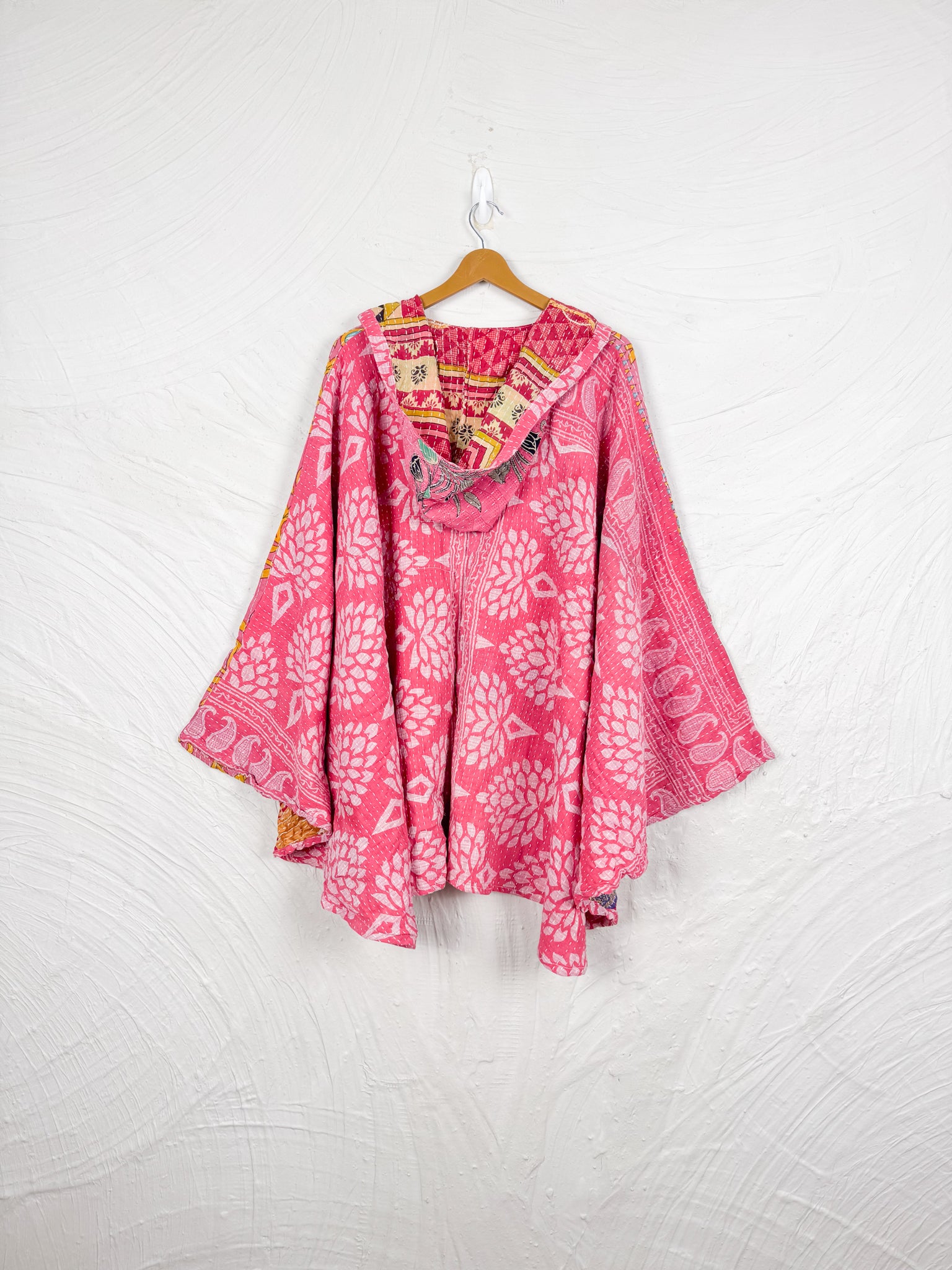 Comfort Fit Poncho - Love Protect Sustain