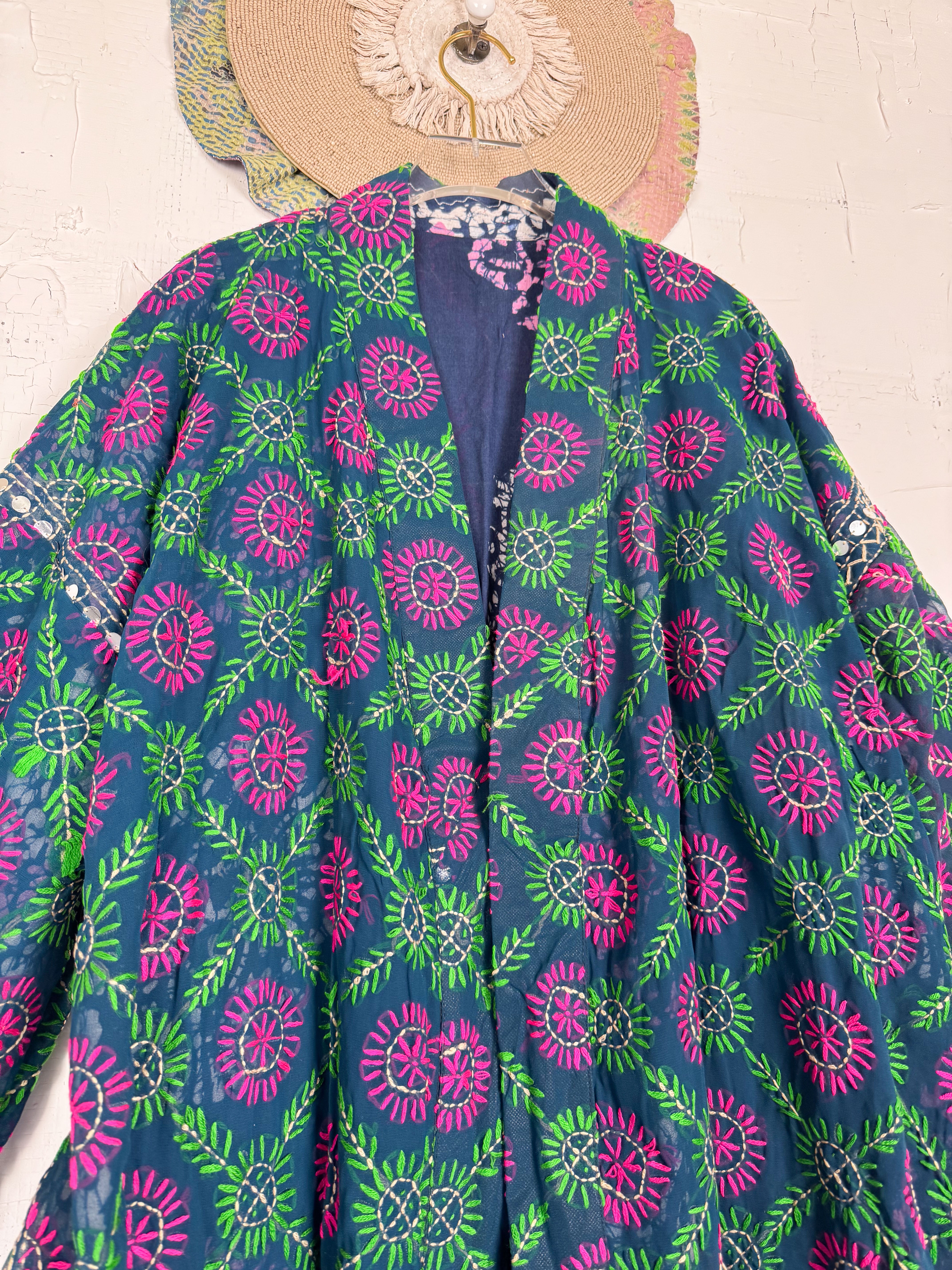 Hand embroidered kimono - Love Protect Sustain