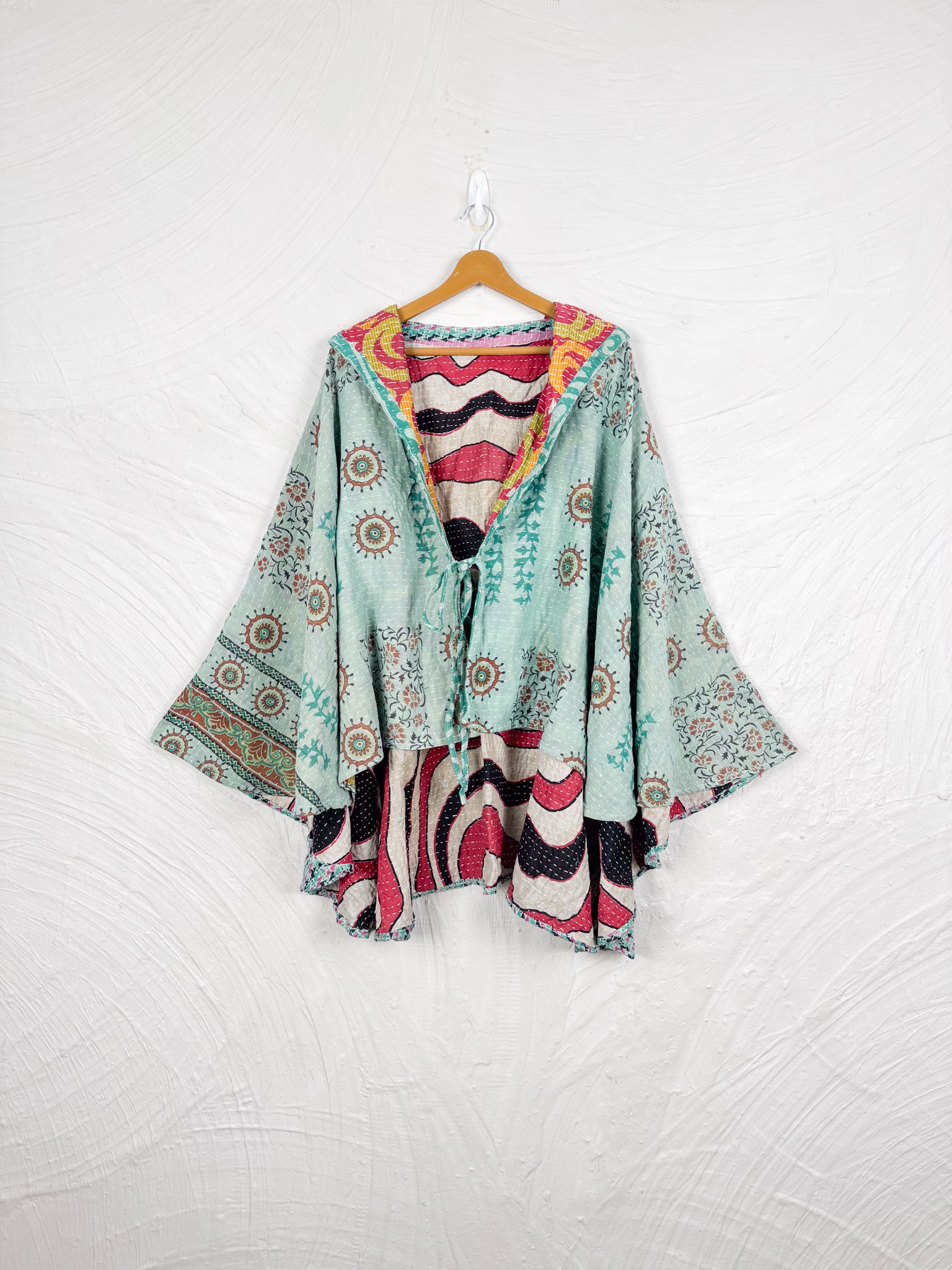 Kantha wrap - Love Protect Sustain
