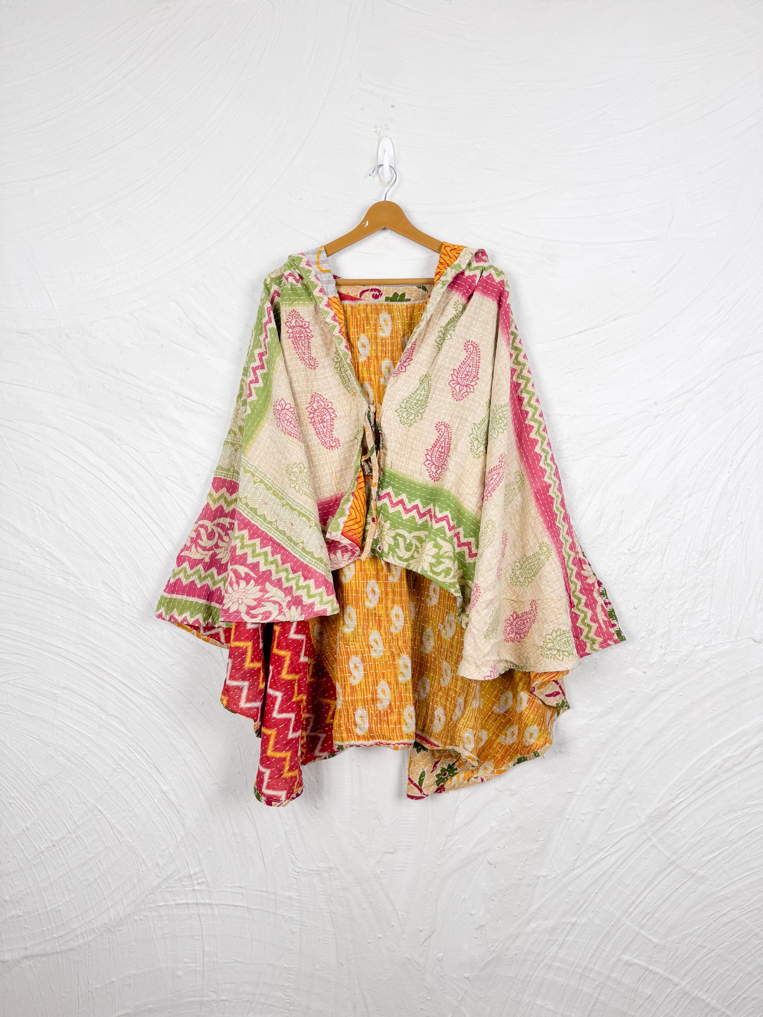 Kantha wrap - Love Protect Sustain