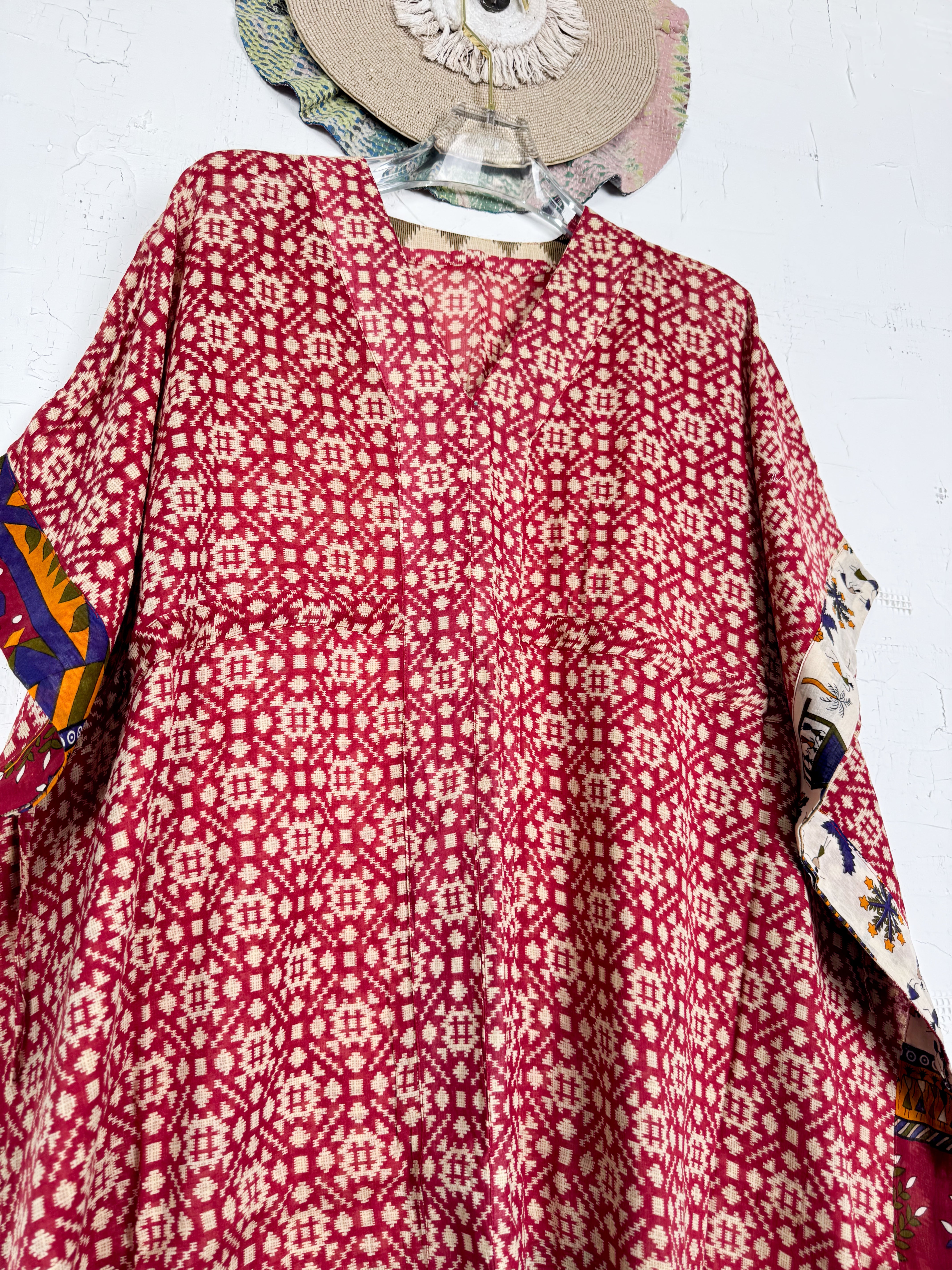 V-neck kaftan - Love Protect Sustain
